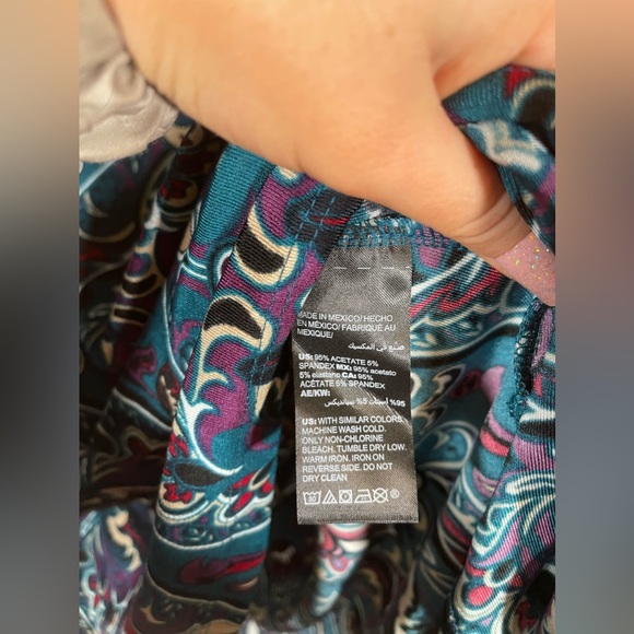 NWT Chico’s Travelers Imperial Paisley Tunic 3/4 Sleeve Size 2 - Picture 7 of 7